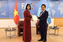 L’ambassadrice du Vietnam en Italie, Nguyen Phuong Anh, présente ses lettres de créance et entre officiellement en fonction comme représentante permanente du Vietnam auprès de la FAO. Photo : VNA.