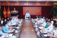 A Quang Ninh, le président de la République Luong Cuong travaille avec la Permanence du Comité provincial du Parti le 29 juillet. Photo : VNA,