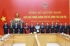 La cérémonie remettre la décision de nomination du président de l’Académie des sciences et des technologies du Vietnam.Photo : VNA