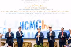 La cérémonie de lancement de la version pilote de l’Infrastructure de promotion des investissements dans l’environnement numérique (HCMCInvest). Photo : https://nhandan.vn/