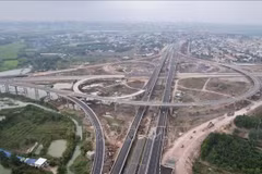 L'échangeur entre l'autoroute Bien Hoa - Vung Tau et l'autoroute Ho Chi Minh Ville - Long Thanh - Dau Giay. Photo : VNA