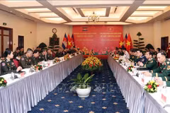 Lors du 8ᵉ Dialogue sur la politique de défense Vietnam - Cambodge. Photo : VNA