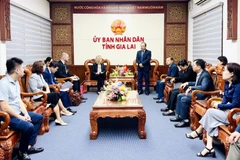 La cérémonie de remise symbolique d'une somme d'assistance aux populations du Centre pour leur relèvement post-catastrophe. Photo : CTT