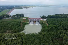 Le réservoir de Dau Tieng est un projet d'irrigation particulièrement important, jouant un rôle crucial pour garantir la sécurité hydrique, prévenir les catastrophes naturelles et promouvoir le développement socio-économique du Sud-Est du Vietnam. Photo : VNA