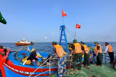 Sensibiliser les pêcheurs à la lutte contre la pêche INN. Photo: baovanhoa.vn