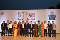 Le ministre Dao Ngoc Dung et la délégation l'accompagnant posent pour une photo lors du Bharat Tribes Fest 2026. Photo : VNA