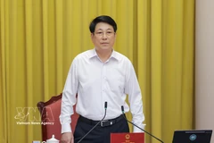 Le président de la République, Luong Cuong, a présidé une réunion de travail périodique avec le Bureau du président de la République dans l’après-midi du 27 février, au Palais présidentiel. Photo : VNA