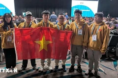 L’équipe vietnamienne a obtenu des résultats remarquables à la finale internationale du concours Asia International Mathematical Olympiad (AIMO) 2025 à Tokyo. Photo : VNA