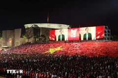 Cérémonie de lever du drapeau lors de la répétition préliminaire du défilé au niveau de l'État. Photo: VNA
