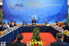 Session ministérielle sur le thème : "Investir dans l'humain - Façonner la main-d'œuvre pour l'économie du futur". Photo: baovanhoa.vn