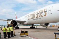 Emirates, la plus grande compagnie aérienne du Moyen-Orient, a annulé tous ses vols, y compris ceux à destination du Vietnam. Photo : znews.vn
