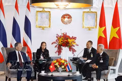 Entrevue entre le secrétaire général du Parti communiste du Vietnam et président de la République, To Lam et le président du Parlement et de la Chambre des représentants de Thaïlande, Sophon Saram. Photo: VNA