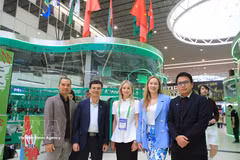 Des dirigeants du groupe TASCO assistent à la cérémonie d'ouverture du Startup Village 2026 à Moscou.