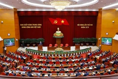 Séance de clôture du 2e Plénum du Comité central du Parti. Photo: VNA 