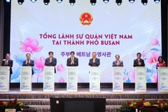 Le secrétaire général du Parti communiste du Vietnam Tô Lâm assiste à la cérémonie d’inauguration du Consulat général du Vietnam à Busan. Photo : VNA