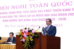 Le Premier ministre Pham Minh Chinh s'exprime lors de la conférence nationale de bilan de la phase 2021-2025 du Programme cible national de développement socio-économique des zones peuplées de minorités ethniques et des régions montagneuses. Photo : VNA
