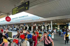 A l'aéroport de Tan Son Nhat. Photo : VNA