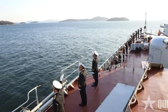 Le navire 015 - Trân Hung Dao quitte la base navale de Jinhae. Photo: qdnd.vn