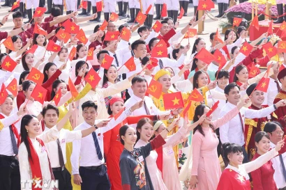 Le bloc représentant le domaine de la culture et des sports défile le 2 septembre pour commémorer le 80e anniversaire de la Fête nationale. Photo: VNA