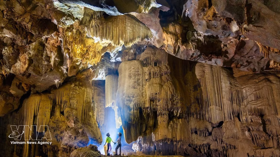 Découverte d'une nouvelle grotte aux formations géologiques exceptionnelles à Phong Nha-Ke Bang