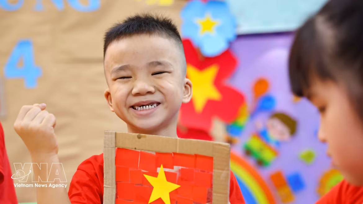À l’approche du 30 avril, l’éveil du patriotisme chez les tout-petits