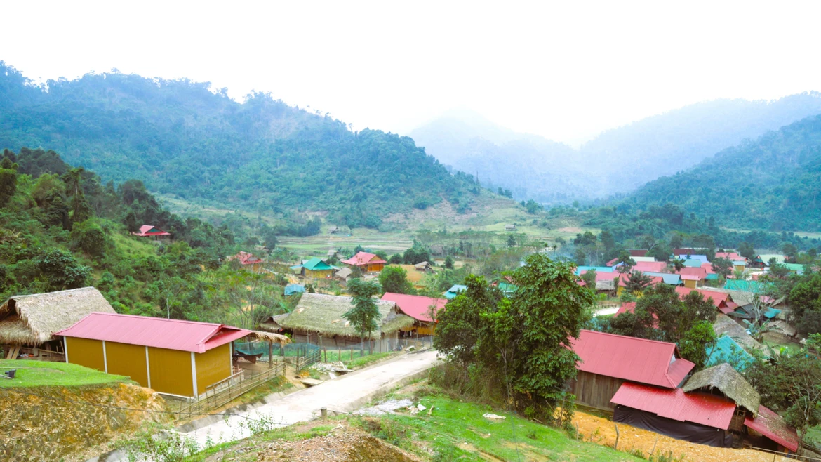 Situé dans la commune de Mon Son, province de Nghe An, le village de Bung réside la communauté Dan Lai. Il y a quelques décennies, cette zone nichée au cœur de la jungle de Pu Mat était considérée comme l'un des endroits les plus isolés et les plus démunis de la région. Photo : VNA