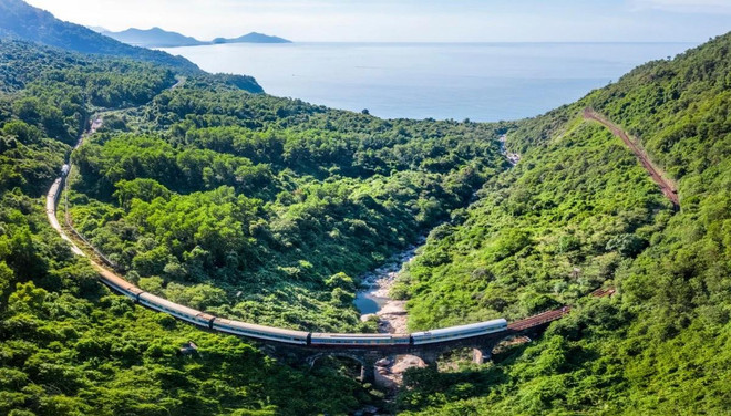 Lorsqu'il sera chargé de gérer et d’exploiter les actifs de l’infrastructure ferroviaire, la VNR sera proactive dans la production et les affaires. Photo: VietnamPlus fer.webp