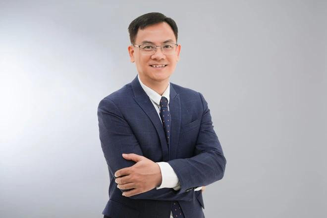 Le directeur exécutif de la division des affaires monétaires de l'UOB, Dinh Duc Quang. Photo: Vietnamplus uob 1.webp