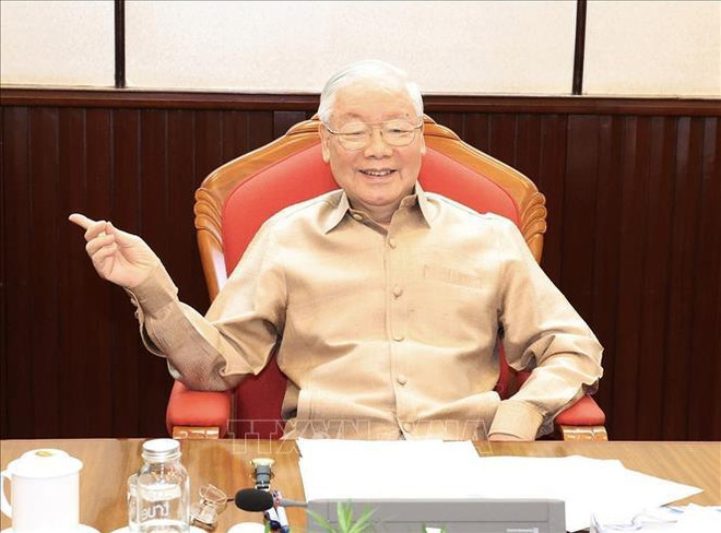 Le secrétaire général du Parti communiste du Vietnam Nguyen Phu Trong préside la réunion. Photo : VNA Trong.jpeg