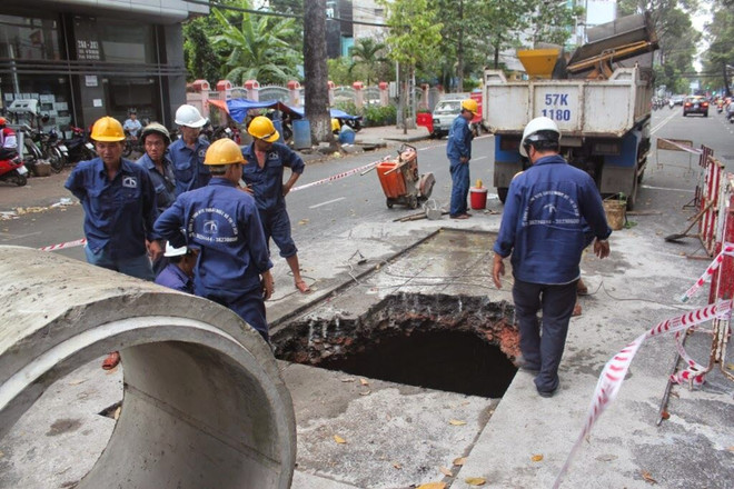 Restauration d'un égout dégradé à Hô Chi Minh-Ville. Photo : CTV/CVN 3.jpg