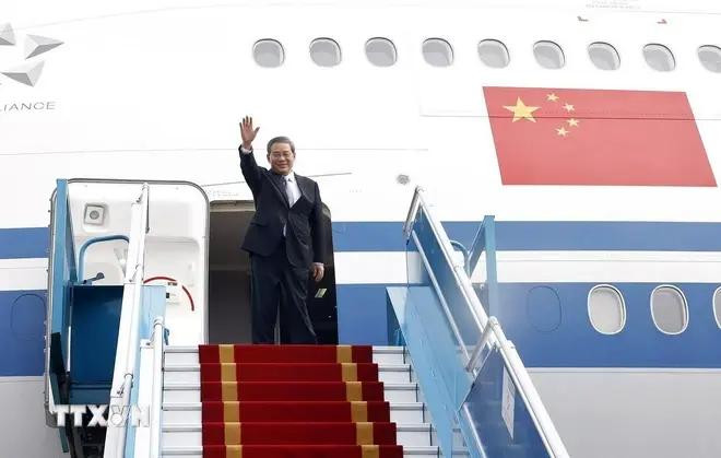 Le Premier ministre chinois Li Qiang termine sa visite officielle au Vietnam. Photo : VNA Ly Cuong roiu.webp