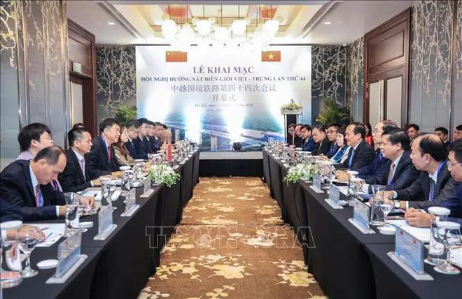 Lors de la 44e Conférence ferroviaire frontalière Vietnam-Chine. Photo : VNA viet-trung-duong-sat-12122024-01.webp