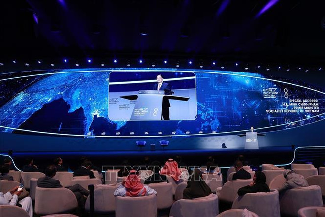 Le PM Pham Minh Chinh a prononcé un discours lors de la 8e Conférence de "Future Investment Initiative" (FII) en Arabie saoudite. Photo: VNA CHinh 2.jpeg