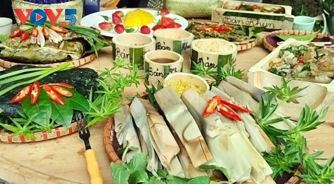 La cuisine traditionnelle du peuple Tày, une expérience incontournable à Khun. Photo: Vinh Phong/VOV5 KHun 2.jpg