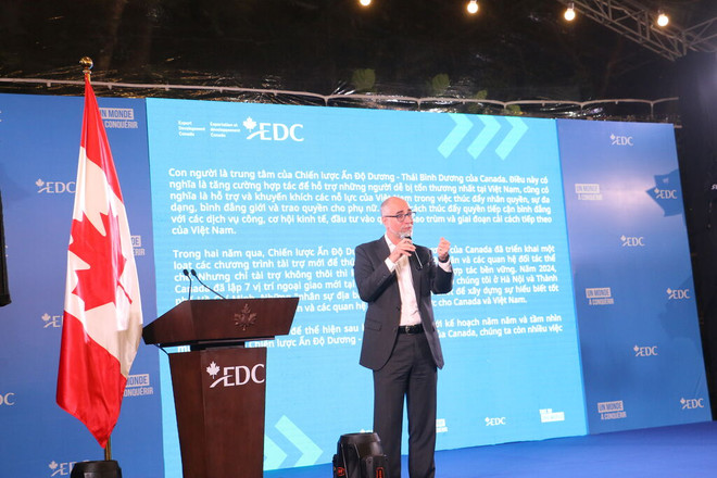 Shawn Steil, ambassadeur canadien au Vietnam, s’exprime à la cérémonie d’ouverture du bureau d'EDC à Hô Chi Minh-Ville. Photo : CVN 2.jpeg