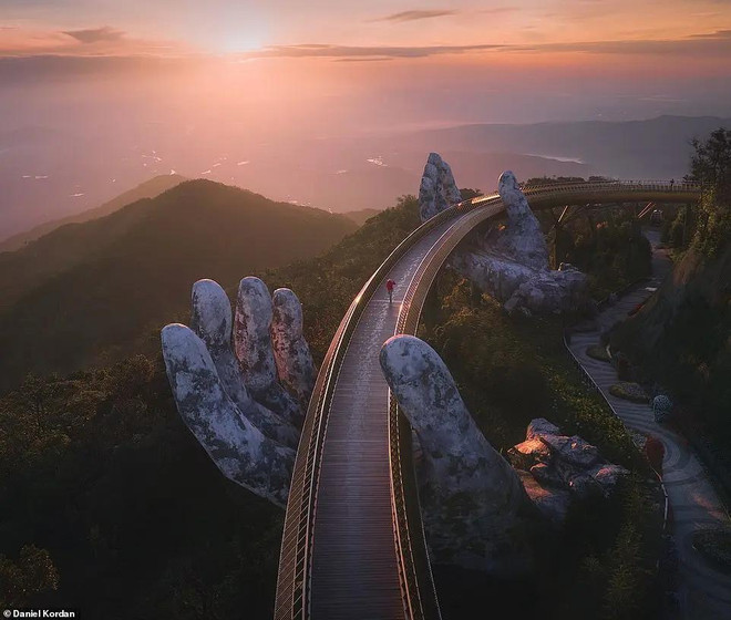 Le pont d'Or est reconnu par le Daily Mail comme l'une des 10 nouvelles merveilles mondiales. Photo: Daniel Kordan/Daily Mail 4.webp