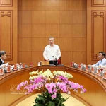 Le Comité directeur national de lutte contre la corruption, le gaspillage et les pratiques malsaines a tenu le 18 mars à Hanoï une réunion. Photo : VNA