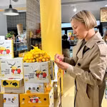 Les litchis frais vietnamiens dans un supermarché français. Photo : VNA