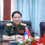 Le général de corps d’armée Vongsone Inpanphim, vice-ministre de la Défense, chef du Département général de la politique de l’Armée populaire lao et président du Comité spécial du gouvernement lao. Photo : VNA