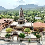 Bouddha Amitābha de la pagode Kim Tien, sentinelle spirituelle des Sept Montagnes 