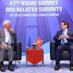 Le Premier ministre Pham Minh Chinh rencontre le président du Conseil européen, António Costa, dans le cadre du 47e sommet de l'ASEAN en Malaisie. Photo : VNA