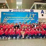 La délégation sportive vietnamienne part pour les 33es Jeux d’Asie du Sud-Est en Thaïlande. Photo :VNA