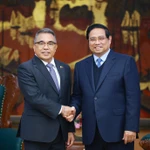 Le Premier ministre Pham Minh Chinh reçoit à Hanoï l’ambassadeur sortant des Philippines au Vietnam, Meynardo Los Banos Montealegre. Photo : VNA