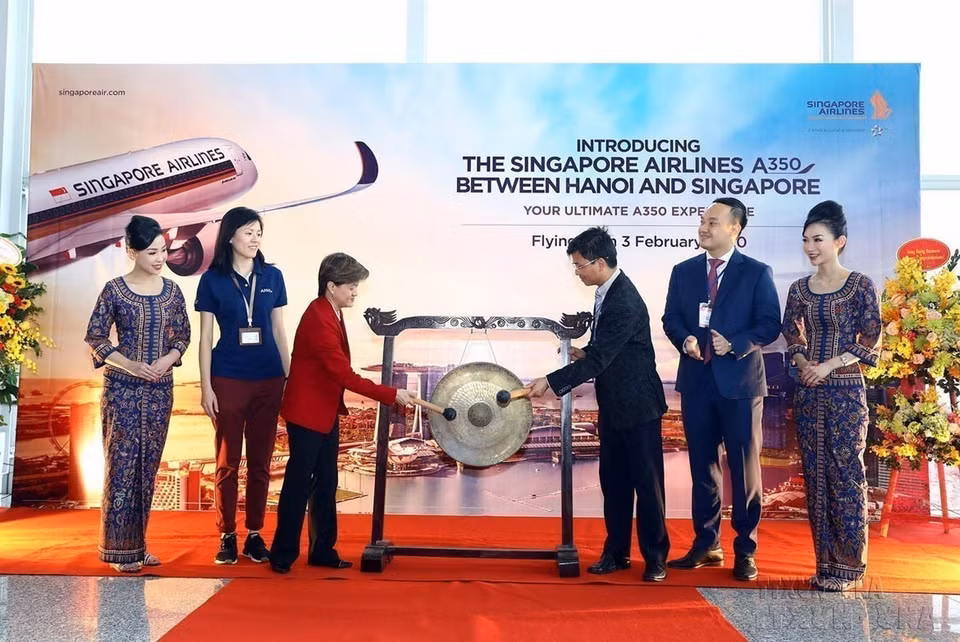 Le 3 février 2020, à l'aéroport international de Nôi Bài (Hanoï), Singapore Airline met en service l'avion A350-900MH pour la ligne Nôi Bài - Changi (Singapour). Photo : Huy Hung - VNA