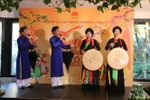 Performance de la troupe artistique de Bac Ninh. Photo: VNA