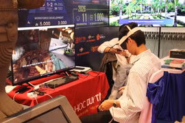 Espace d'exposition à la conférence "Semi-conducteurs et hautes technologies de Da Nang 2026". Photo: VNA
