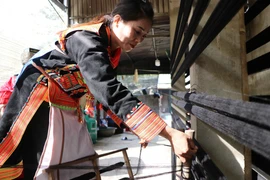 La technique de filage unique des Dao dans la province de Lai Châu