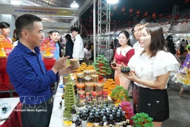 Des visiteurs à la Foire commerciale et touristique de Bac Ninh 2026. Photo: VNA