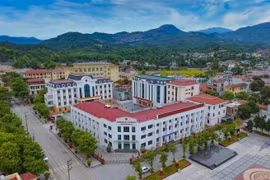 Le centre administratif modern de la ville de Dien Bien Phu digne de devenir une zone urbaine de grade 2 de la région du Nord-Ouest. Photo: VNA
