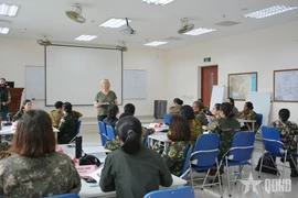 Des femmes Casques bleus participent à la formation à Hanoï. Photo: qdnd.vn
